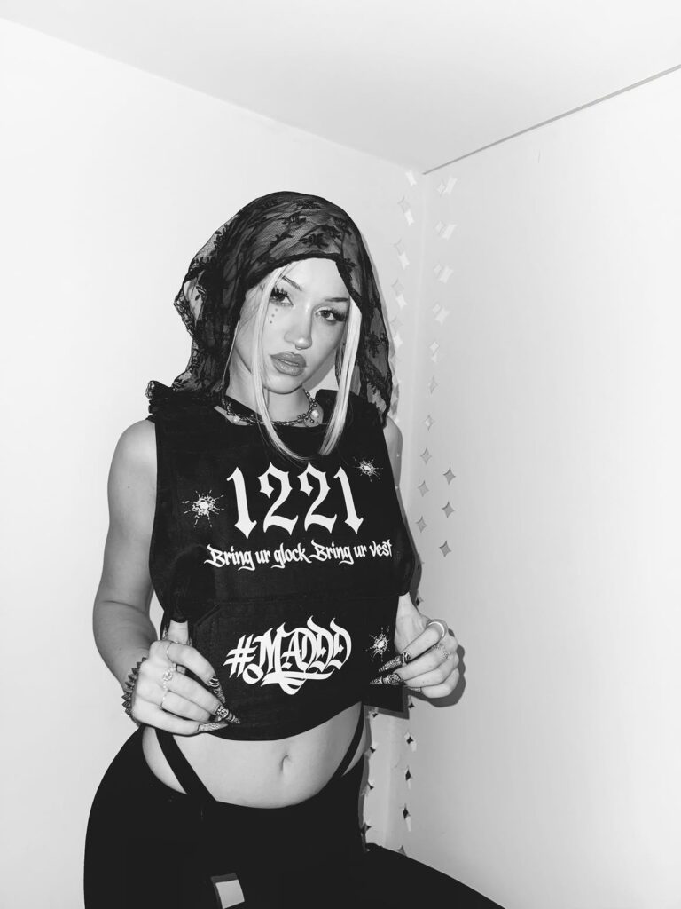 Izzy Mad